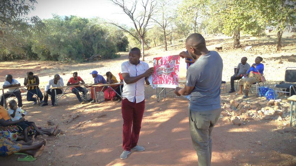 Community activists Hansel Siamwiinde and Taonga Zulu facilitating a community dialogue in rural Gwembe district